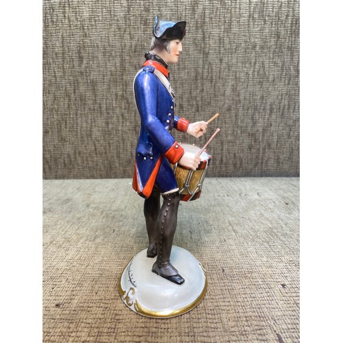 1272 - Nymphenburg Porcelain tambour der bernischen infanterie statue 24cm tall.