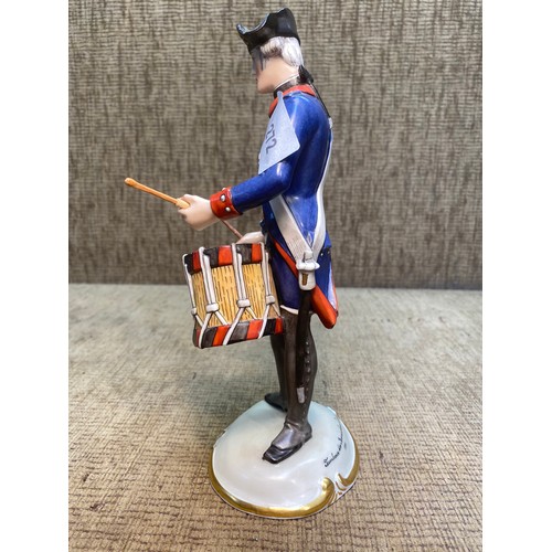 1272 - Nymphenburg Porcelain tambour der bernischen infanterie statue 24cm tall.