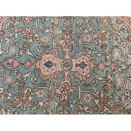 747 - Large Oriental rug size 317cm x 225cm.