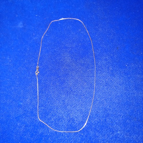 1063 - Delicate 14k gold chain from Italy. 0.6g