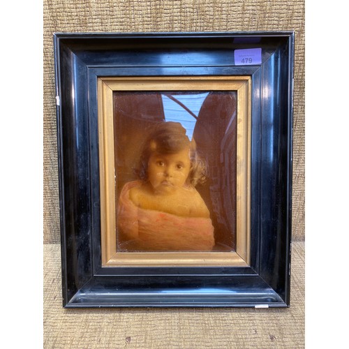 479 - Antique framed picture of a 1920s child.