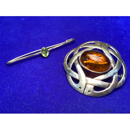 1084 - Stunning large (54cm)Sterling silver Cabochon amber Brooch, and another bar brooch with semi preciou... 