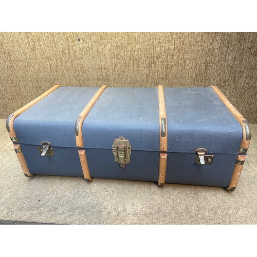 211 - Vintage steamer trunk.