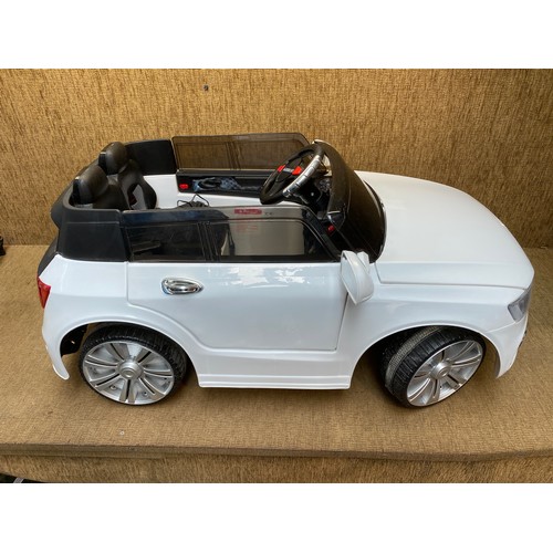 216 - Children's Audi rideable electric car.