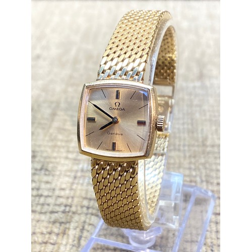 1091 - Omega 18ct gold Ladies watch working. 59.2g.