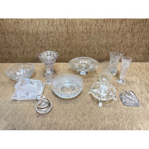 820 - Collection of quality crystal glass.