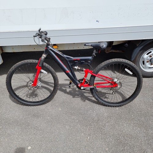 752a - 18 speed Adult Muddy fox mountain bike with disk brakes .