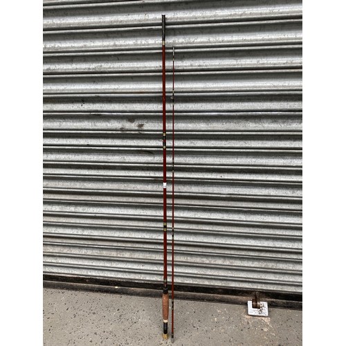 477 - Shakespeare Seawolf Beach casting rod 11ft long.