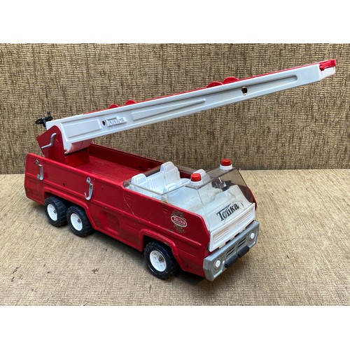 868 - Vintage Tonka fire engine. 63cm.