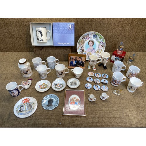 620 - Large collection of commemorative items including Coalport and Wedgewood.