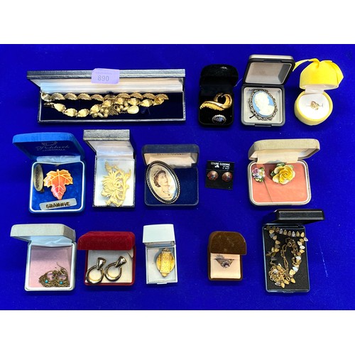 890 - Collection of boxed vintage and modern costume jewellery.