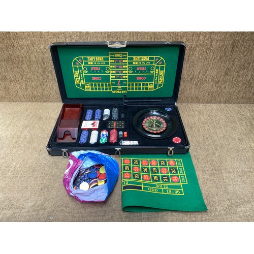 1233 - Cased Las Veags multi game entertainment set including Roulette, Black jack and poker.