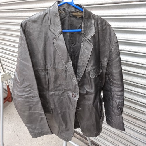 650 - Vintage Oakleaf leather jacket size L.