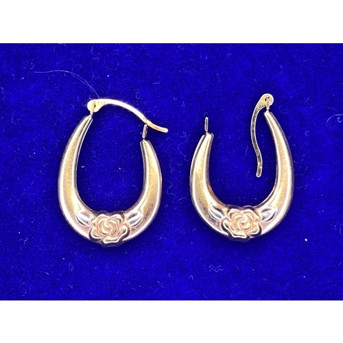 1541 - Pair of 9ct rose gold earrings 0.9 grams.