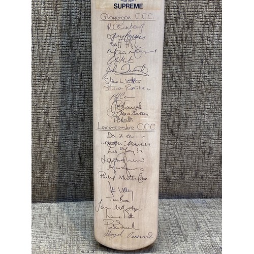 1264 - Duncan Fernley Glamorgan v Leicestershire signed cricket bat from 1989.