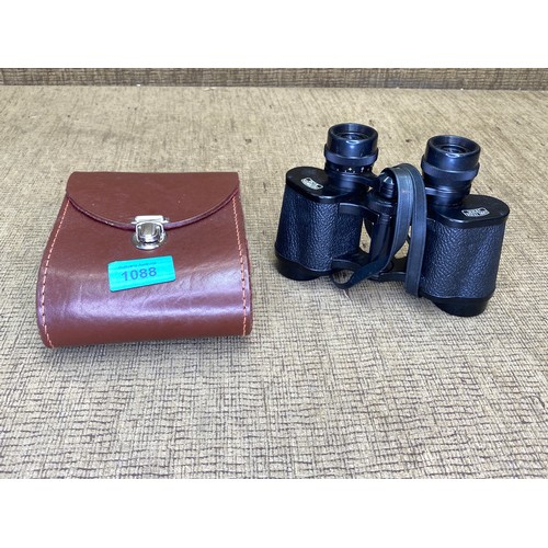 1088 - Pair of Carl Zeiss 8 x 30 binoculars in leather case.