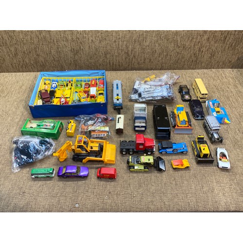 1105 - Diecast cars including Dinky, Corgi and Matchbox.