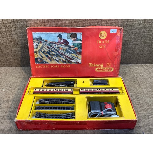 735 - Tri-ang Model Railway 00 gauge Passenger Train Set