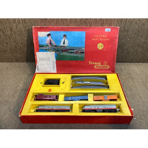 736 - Tri-ang Railways train set Rx8 Transcontinental freight Boxed.