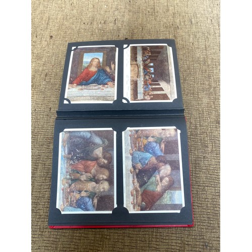 1158 - Large collection of postcards, postcard books and sets.