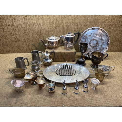 1188 - Silver-plated items including Viners chased tray and an art deco tea service.