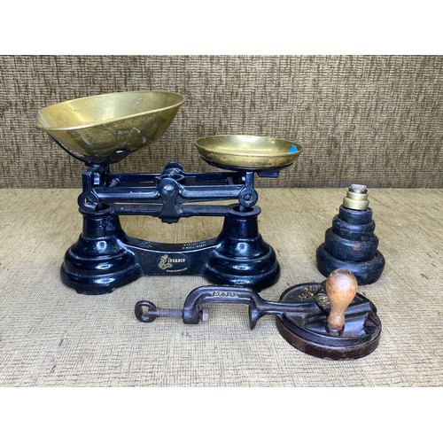 1205 - Set of English made vintage weighing scales with weights and a Spong's bean slicer.