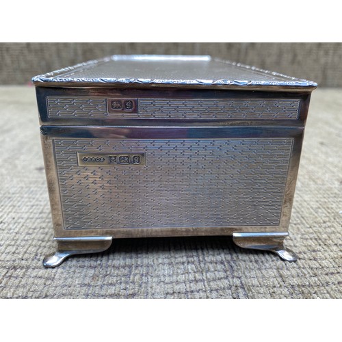 910 - Stirling silver Birmingham 1981, Lucas industries presentation box by Harman Brothers . 205Lx70Hx90W... 