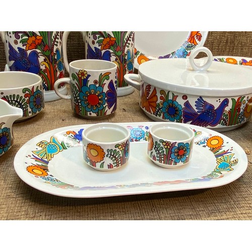 1352 - 36 piece Villeroy & Boch Acapulco dinner service.