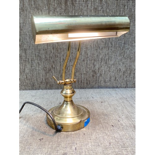 1083 - Brass bankers lamp.