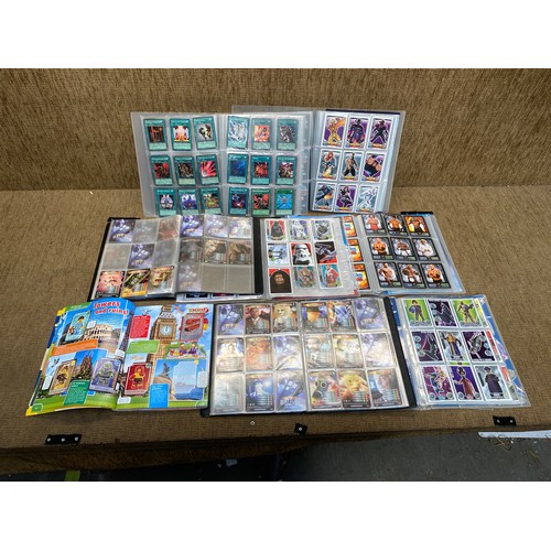 505 - Collection of Topps and Panini collecting cards in Albums.