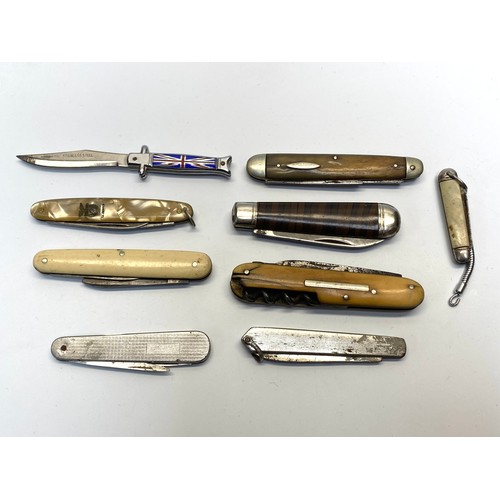 890 - 9 penknives