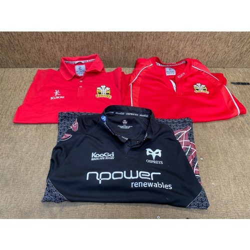 31 - Three rugby shirts including two Crusaders Rugby league sizes M and XL and an Ospreys Shirt XL.