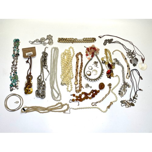 462 - Collection of modern and vintage costume jewellery.