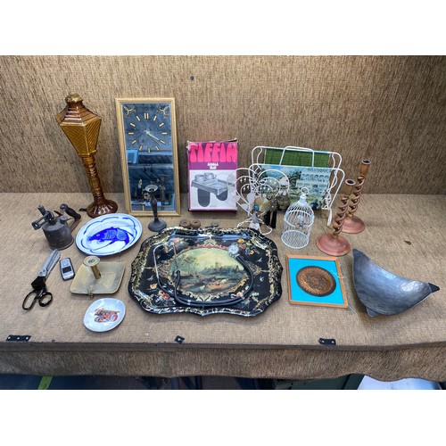 124 - Mixed collectables including a vintage amber glass lamp shade and a mirrored clock.