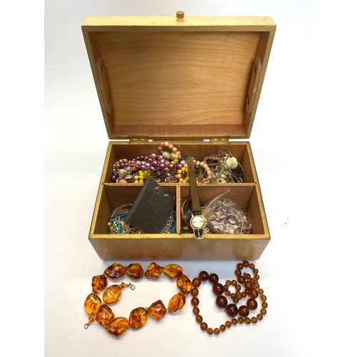 531 - Jewellery box of vintage and modern costume jewellery.