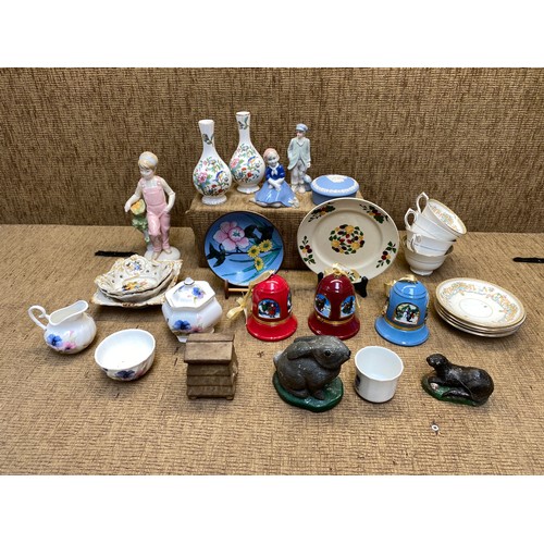 14 - Collection of collectable ceramics including Wedgewood, jasperware, Aynsley and Charmouth pottery.