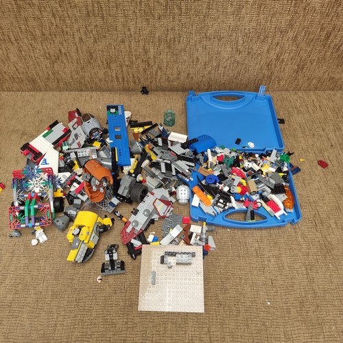16 - Selection of Lego including figures.