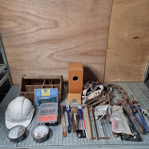 20 - Mixed tools including a Stanley bench vice.