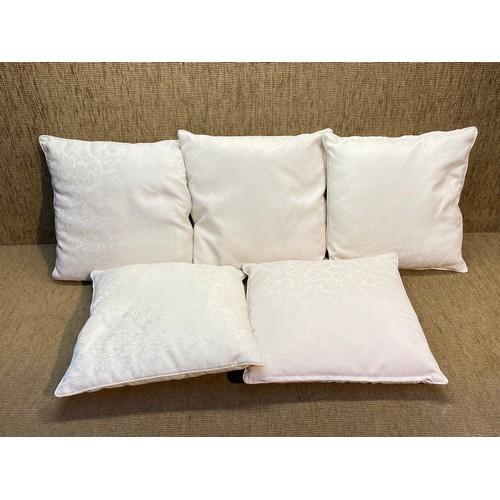 19 - Quantity of high quality cushions.