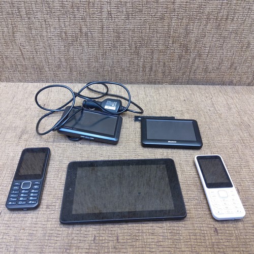 467 - Amazon tablet, sat navs and mobile phones