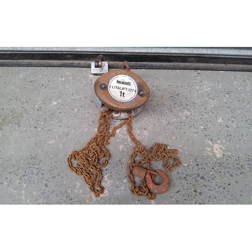 145 - Morris heavy duty 1 ton chain hoist