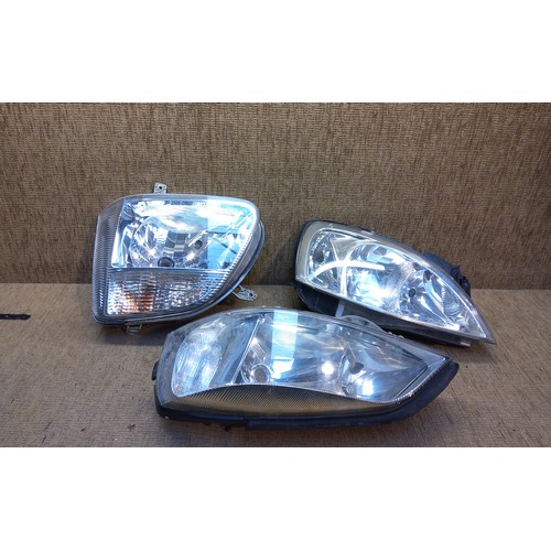 178 - a selection of Vauxhall headlights including Corsa and agila in good condition