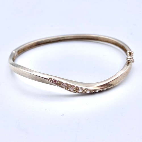 858 - Ladies silver bracelet with cubic zirconia