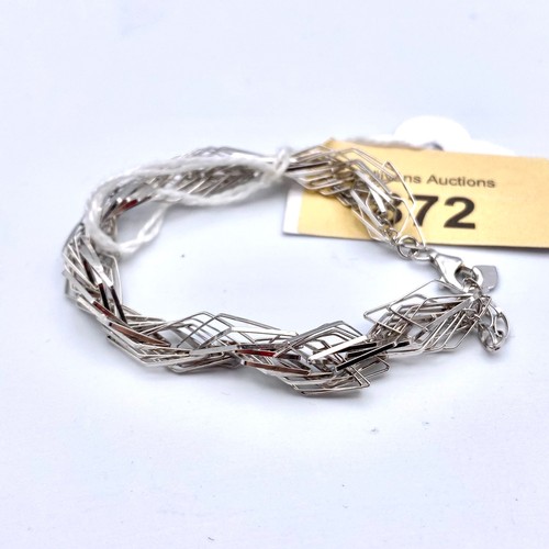 872 - Modern style bracelet stamped .925