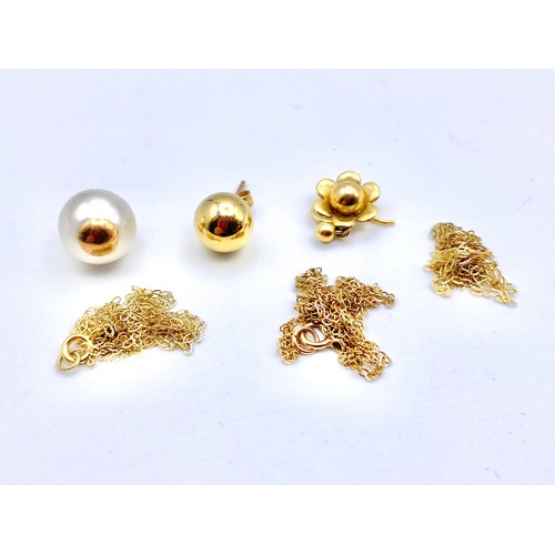 880 - 9ct gold and pearl necklace, and two other gold necklaces, two odd gold earrings (2.7g). MYOMU