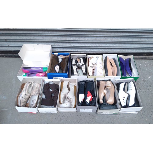 187a - Twelve pairs of ladies shoes mainly size four