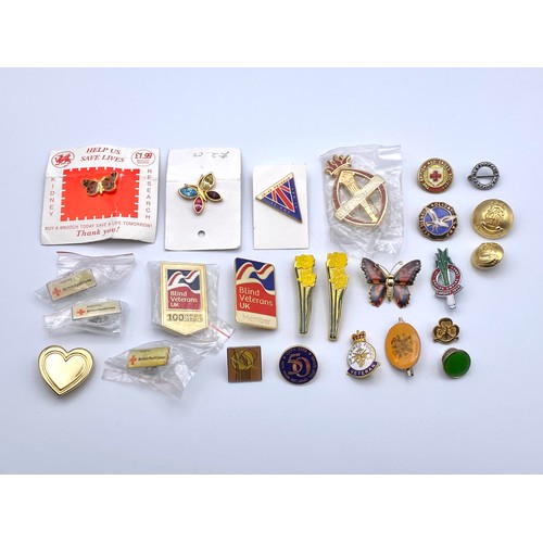 897 - Collection of badges.