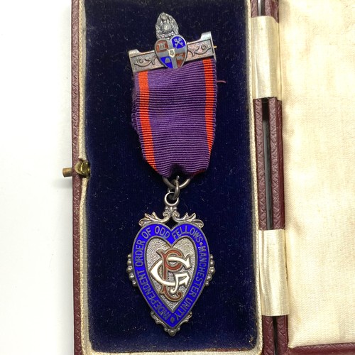 899 - Independent order of odd fellows silver jewel Manchester, Loyal Cambrias pride lodge. in its origina... 