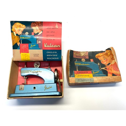 1287 - The Vulcan Vintage Junior sewing machine in original box.