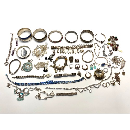 473 - Collection of white metal jewellery including unhallmarked silver.